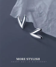 Load image into Gallery viewer, pendientes de plata de ley 925 con forma de corazón brillante para mujer