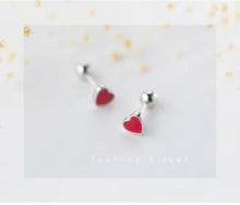 Cargar imagen en el visor de la galería, pendientes pequeños de Plata de Ley 925 con corazones románticos