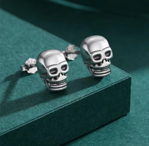 pendientes de plata de primera ley con forma de calavera para hombre y mujer, aretes pequeños