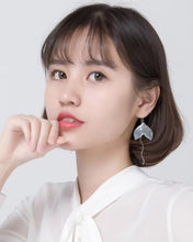 Load image into Gallery viewer, pendientes de plata de ley 925 con forma de cola de sirena para mujer