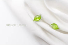 Cargar imagen en el visor de la galería, pendientes de tuerca de hoja de árbol de hojas verdes frescas para mujer y niña