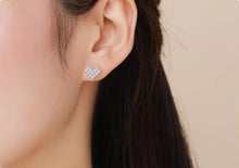 Load image into Gallery viewer, pendientes de plata de ley 925 con forma de corazón para mujer