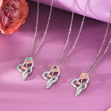 Load image into Gallery viewer, Colgante de flor de Rosa personalizada con piedra natal Laila joyas