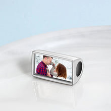 Load image into Gallery viewer, Cuentas con foto personalizadas para mujer, abalorios grabados, aptos para pulsera, collares, accesorios de fabricación de joyas (JewelOra AS101989)