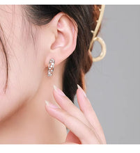 Load image into Gallery viewer, pendientes de plata de ley 925 con forma de C para mujer
