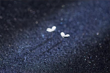 Cargar imagen en el visor de la galería, pendientes pequeños de plata de ley 2021 con corazones transparentes, joyería coreana, 925