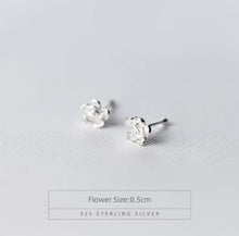 Load image into Gallery viewer, pendientes clásicos de Plata de Ley 925 con forma de rosa, joyería fina con diseño de planta