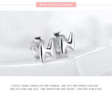 Load image into Gallery viewer, pendientes de plata de ley 100% 925 para mujer, aretes pequeños con forma de rayo