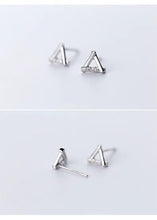 Load image into Gallery viewer, pendientes de plata de ley 925 con forma de triángulo para mujer, aretes pequeños