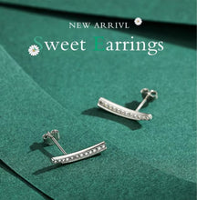 Load image into Gallery viewer, pendientes minimalistas de Plata de Ley 925 para mujer