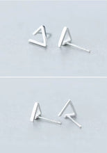 Cargar imagen en el visor de la galería, riángulo geométrico clásico Simple pequeños pendientes de perno lindo 925 Plata de Ley
