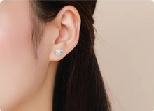 Load image into Gallery viewer, pendientes de plata de ley 925 con diseño de alas de Ángel para mujer