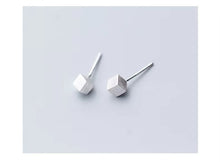 Load image into Gallery viewer, pendientes de plata de ley 925 auténtica para mujer, aretes cuadrados esmerilados en 3D