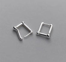 Load image into Gallery viewer, pendientes de aro de Plata de Ley 925 para mujer, aretes de aro con hebilla de oreja de fiesta rectangular Simple