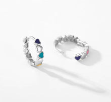 Load image into Gallery viewer, pendientes de aro de Plata de Ley 925 con corazones de amor