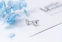 Load image into Gallery viewer, pendientes de plata de ley 925 con circonita AAA para mujer, aretes redondos sencillos