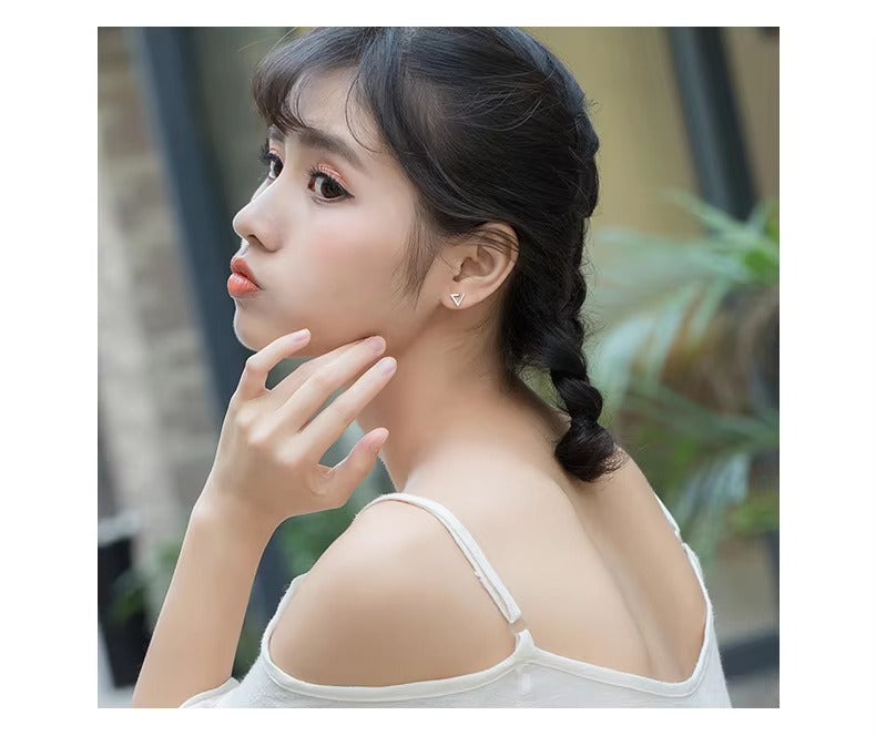 riángulo geométrico clásico Simple pequeños pendientes de perno lindo 925 Plata de Ley