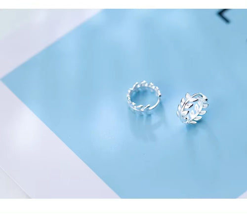 pendientes de aro redondos de hoja de árbol de la suerte para mujer