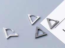 Cargar imagen en el visor de la galería, pendientes minimalistas de Plata de Ley 925 para mujer