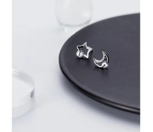 Load image into Gallery viewer, pendientes de plata de ley 925 con forma de luna y estrellas para mujer