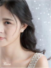 Load image into Gallery viewer, pendientes de plata de ley 100% auténtica para mujer, aretes con Clip cruzado de circonia cúbica