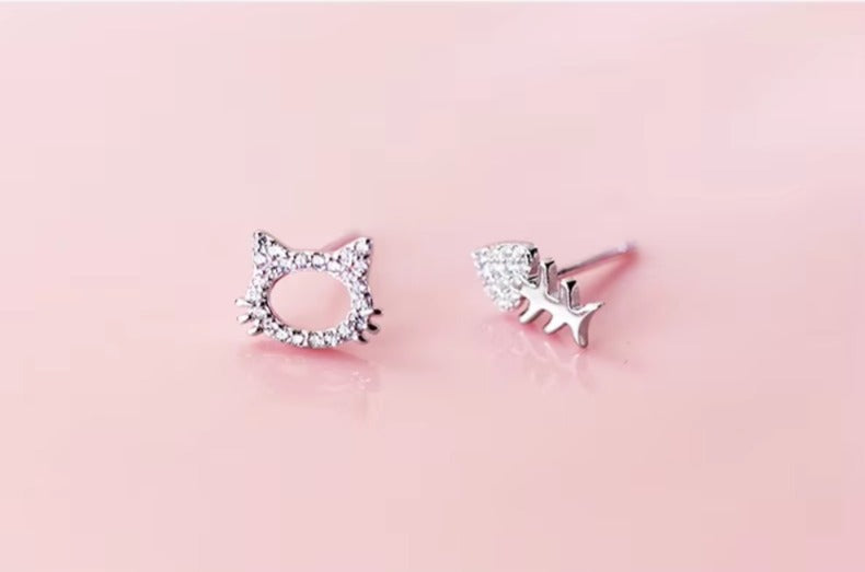 pendientes de plata de ley 925 con diseño de gato y hueso para mujer, aretes pequeños