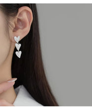 Load image into Gallery viewer, pendientes colgantes de corazón a corazones para mujer, de Plata de Ley 925