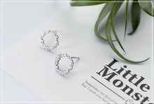 Cargar imagen en el visor de la galería, pendientes redondos geométricos de circonita brillante para mujer, joyería de Declaración