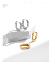 Load image into Gallery viewer, pendientes de aro de Plata de Ley 925 con textura en forma de U para mujer