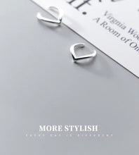 Load image into Gallery viewer, pendientes de plata de ley 925 con forma de V para mujer, aretes con Clips brillantes