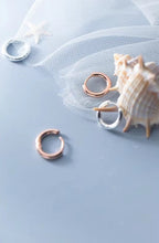 Load image into Gallery viewer, pendientes de aro minimalistas para mujer