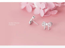 Load image into Gallery viewer, pendientes de plata de ley 925 con forma de lazo para mujer, aretes pequeños