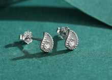 Load image into Gallery viewer, pendientes de plata de ley 925 con forma de lágrima para mujer, aretes pequeños de circonita