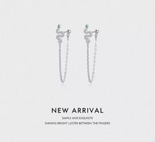 Load image into Gallery viewer, pendientes de tuerca de serpiente de Color negro para mujer