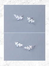 Cargar imagen en el visor de la galería, pendientes de tuerca de árbol de hojas pequeñas y lindas para mujer, accesorios coreanos de Plata de Ley 925          e2
