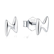 Load image into Gallery viewer, pendientes de plata de ley 100% 925 para mujer, aretes pequeños con forma de rayo