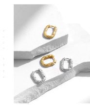 Load image into Gallery viewer, pendientes de aro de Plata de Ley 925 con textura en forma de U para mujer