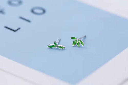 pendientes de tuerca de hojas de esmalte verde para niñas y mujeres