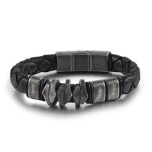 Load image into Gallery viewer, pulsera de cuero negro con nombre grabado personalizado para hombre