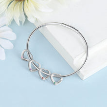 Load image into Gallery viewer, Pulsera con abalorio de corazón y nombre grabado personalizado con incrustaciones de 2-6 piedra natal
