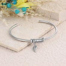 Load image into Gallery viewer, Pulsera de cuentas con nombre grabado personalizado