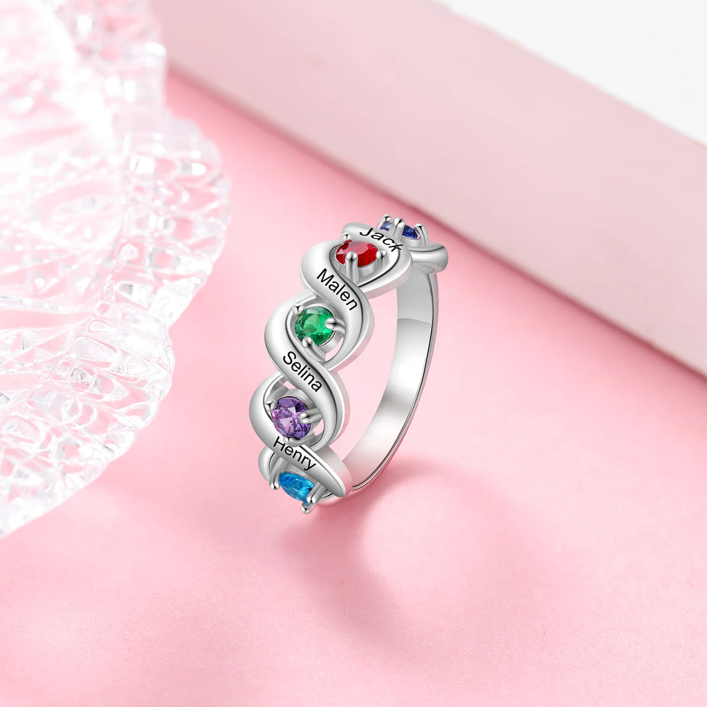 Anillo de compromiso personalizado con grabado de 5 nombres para mujer