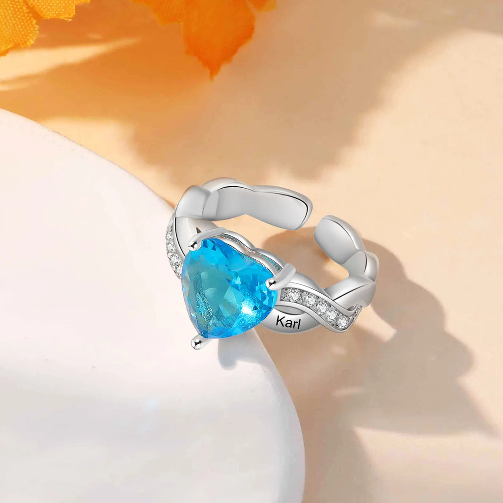 Anillo de piedra natal de corazón personalizado clásico