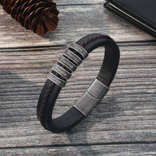 Load image into Gallery viewer, Pulsera de cuero con grabado personalizado para hombre