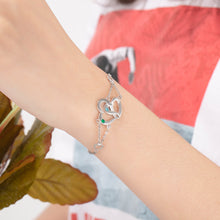 Cargar imagen en el visor de la galería, Pulsera de corazón entrelazado personalizada con piedra natal para mujer