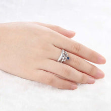 Load image into Gallery viewer, Anillo de Plata de Ley 925 con diseño de corona