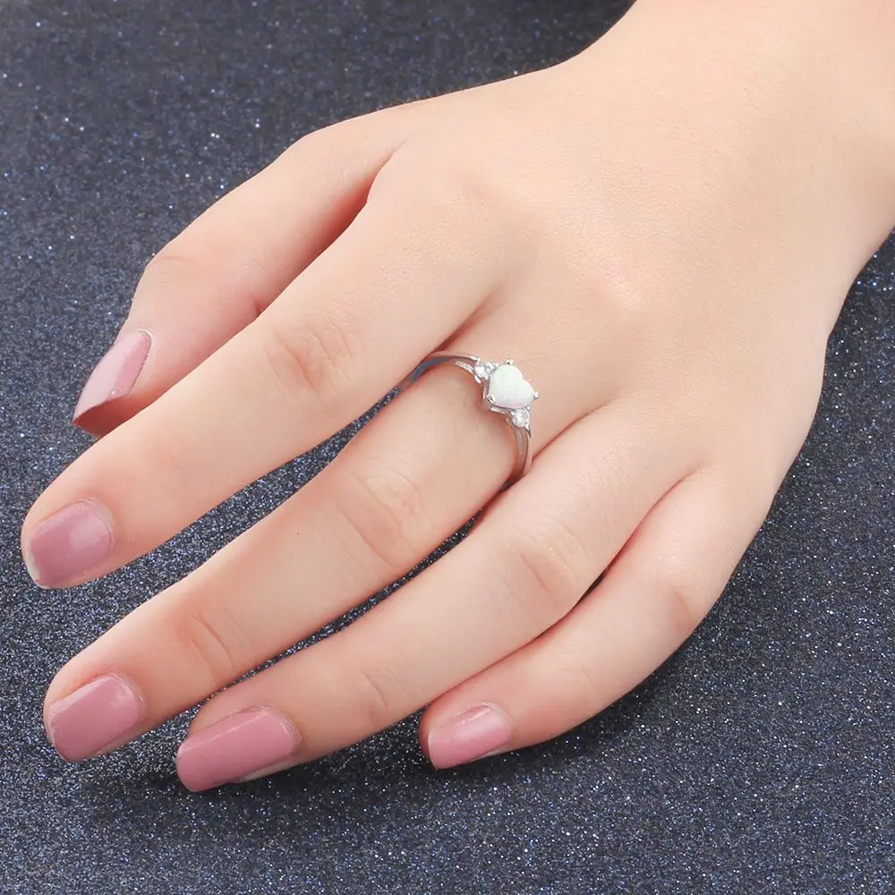 Anillo romántico de plata con forma de corazón para mujer