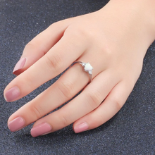 Load image into Gallery viewer, Anillo romántico de plata con forma de corazón para mujer