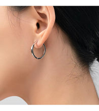 Cargar imagen en el visor de la galería, pendientes minimalistas de Plata de Ley 925 para mujer