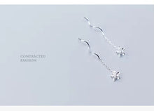 Load image into Gallery viewer, pendientes colgantes de Plata de Ley 925 con forma de flor para mujer, aretes colgantes